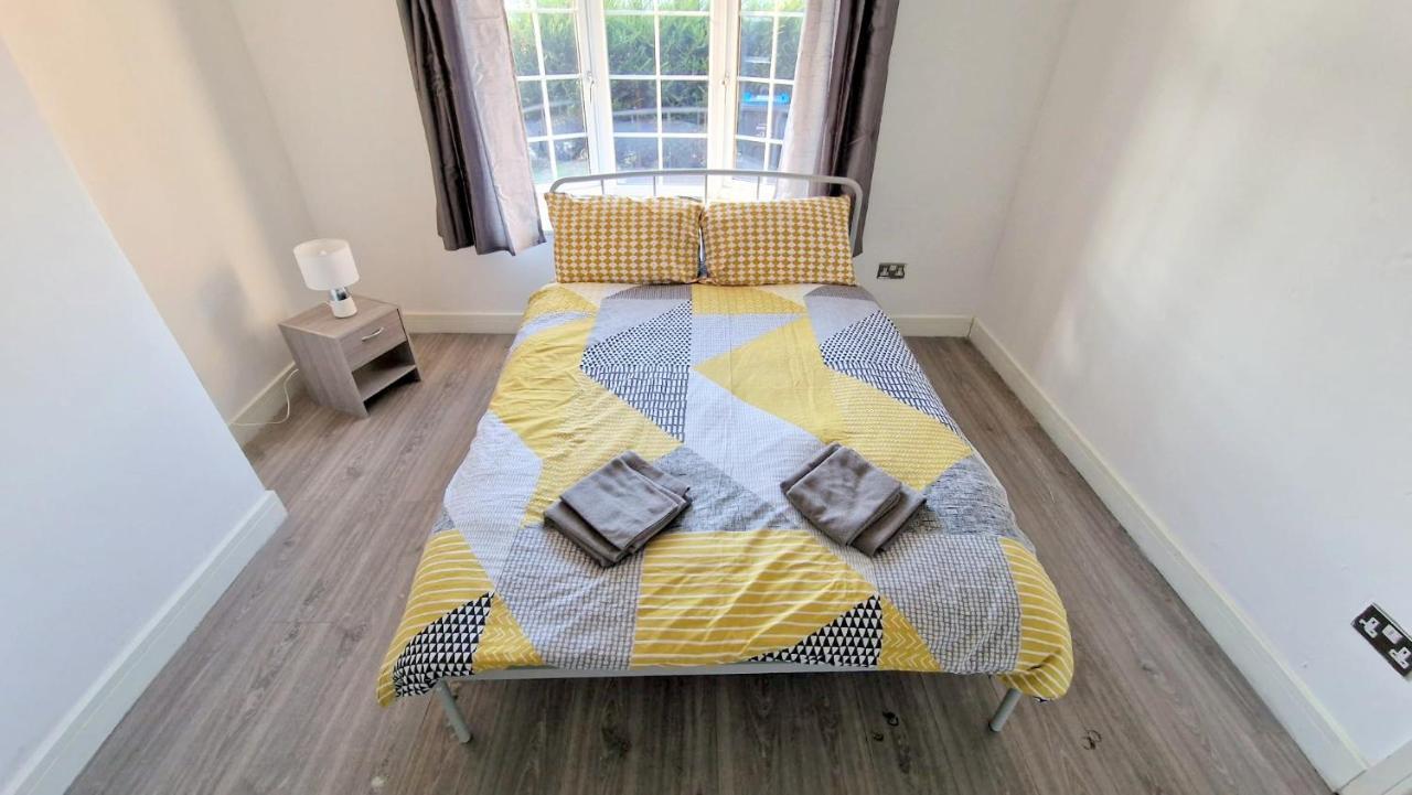 Lilleshall Rooms มิทแชม ภายนอก รูปภาพ